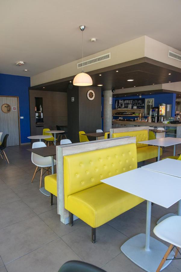 Ibis Budget Archamps Porte De Geneve Exterior foto