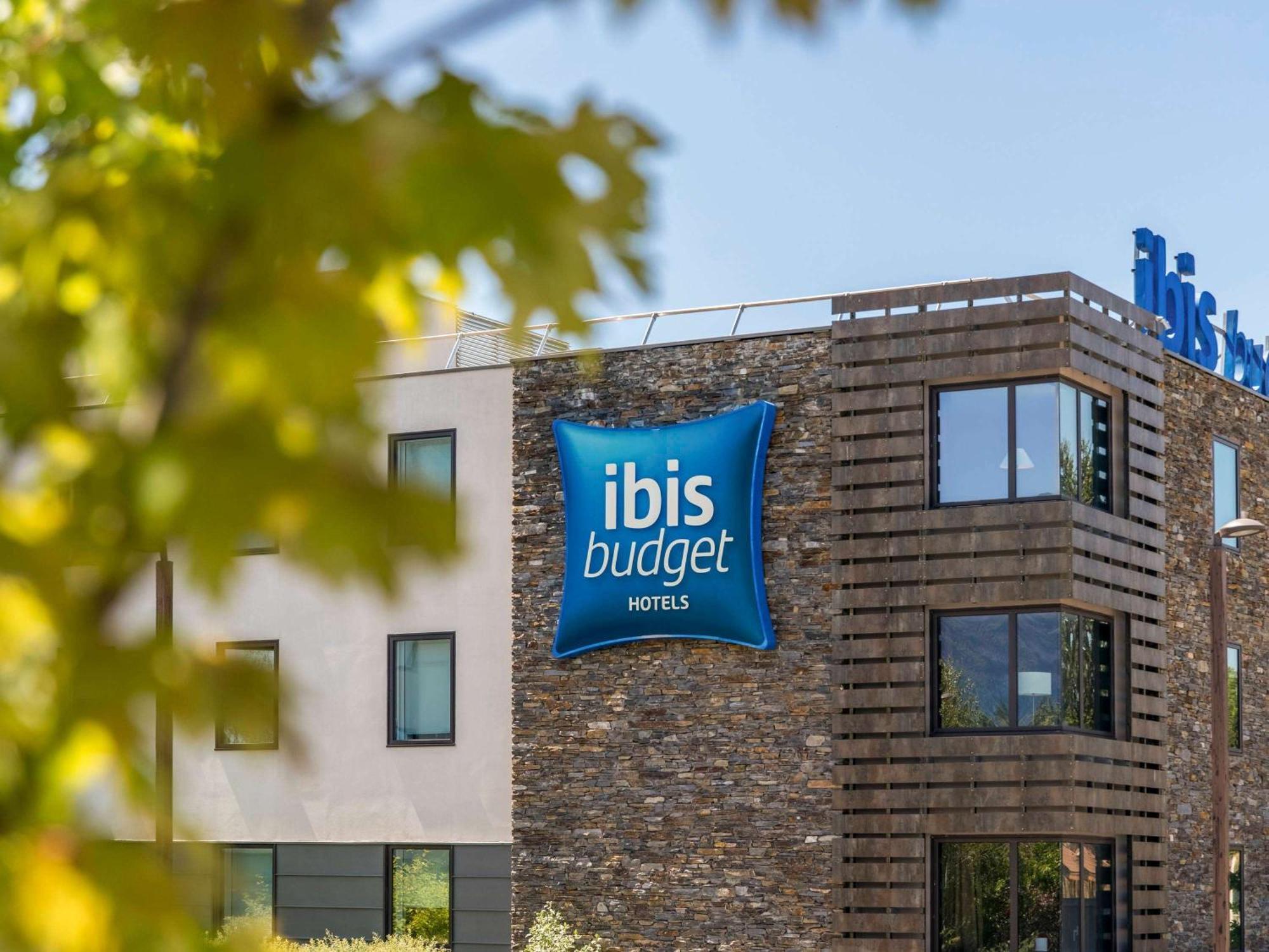 Ibis Budget Archamps Porte De Geneve Exterior foto